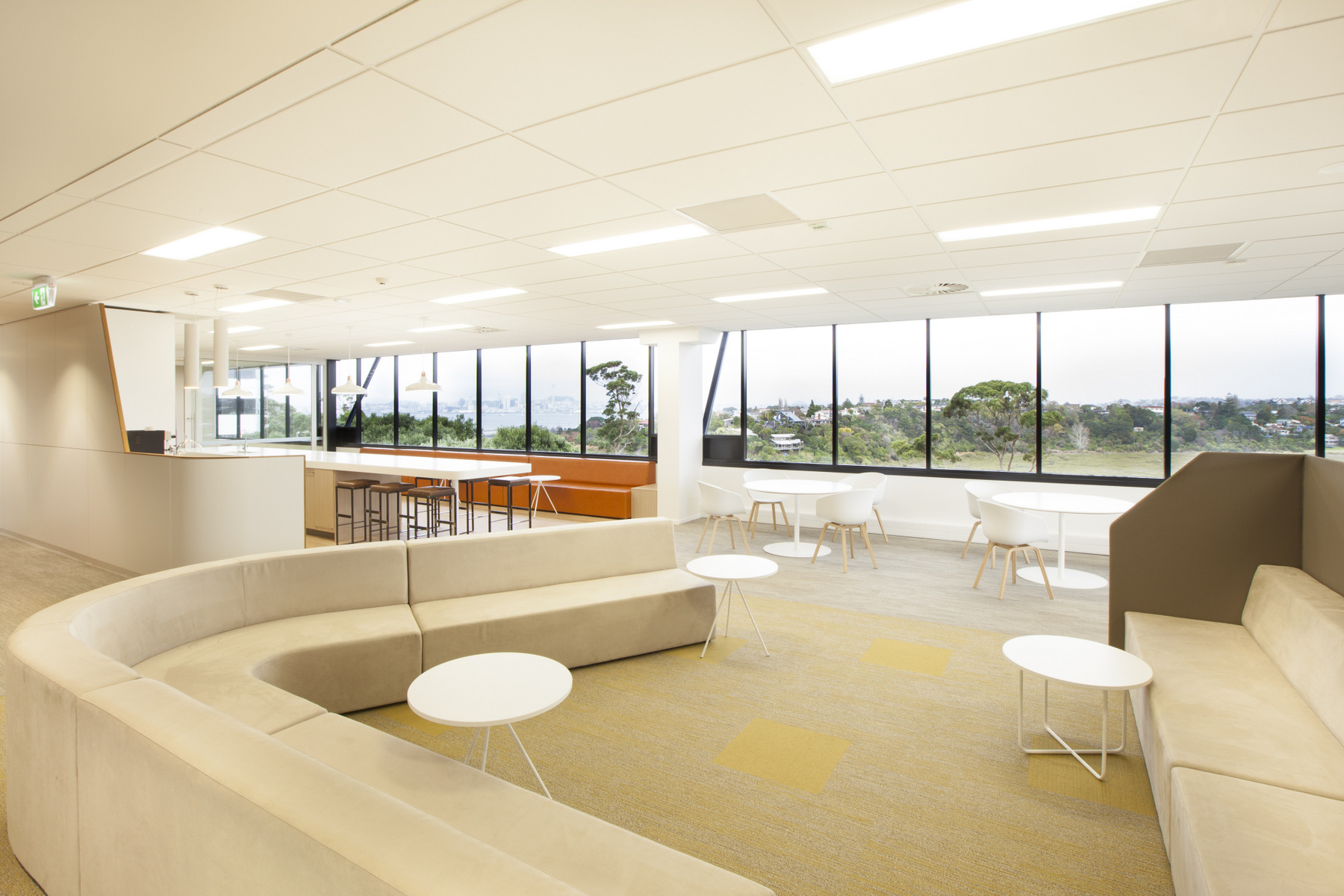 優(yōu)質施工材料+精湛工藝:安徽半山裝飾辦公室裝修之道(圖3) 優(yōu)質施工材料+精湛工藝:安徽半山裝飾辦公室裝修之道(圖3)