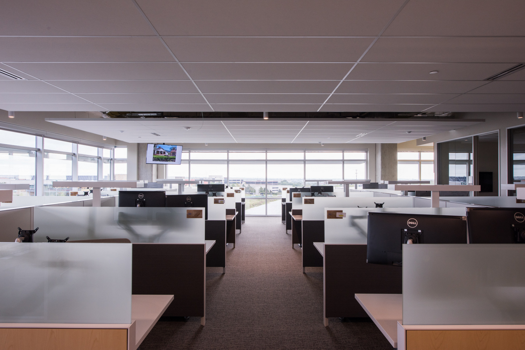 合肥2000平方現(xiàn)代簡(jiǎn)約辦公室裝修案例分析(圖1) 國(guó)外辦公 (3).jpg