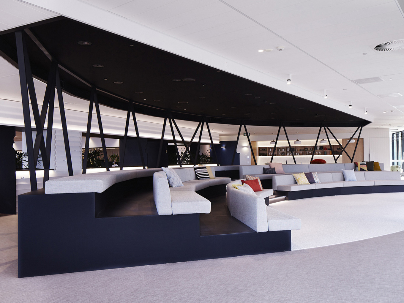 巢湖1500平方簡(jiǎn)約辦公室裝修設(shè)計(jì)案例分析(圖2) 國(guó)外辦公 (7) 副本.jpg