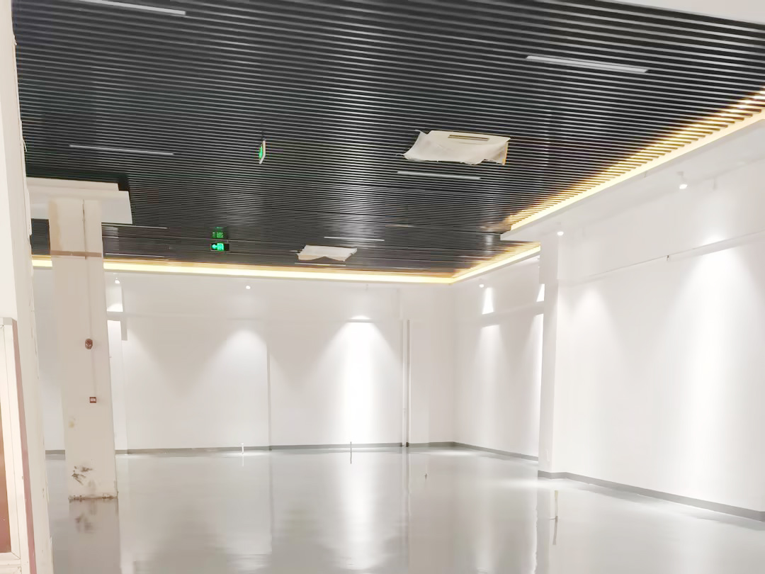 合肥蜀山區(qū)大束科技車間廠房頂面維修改造工程(圖1) 046b1362ee548f0b6994b0845993dae1_compress 副本.jpg